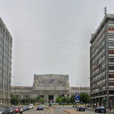 Yellow Flat Central Milan Exterior photo