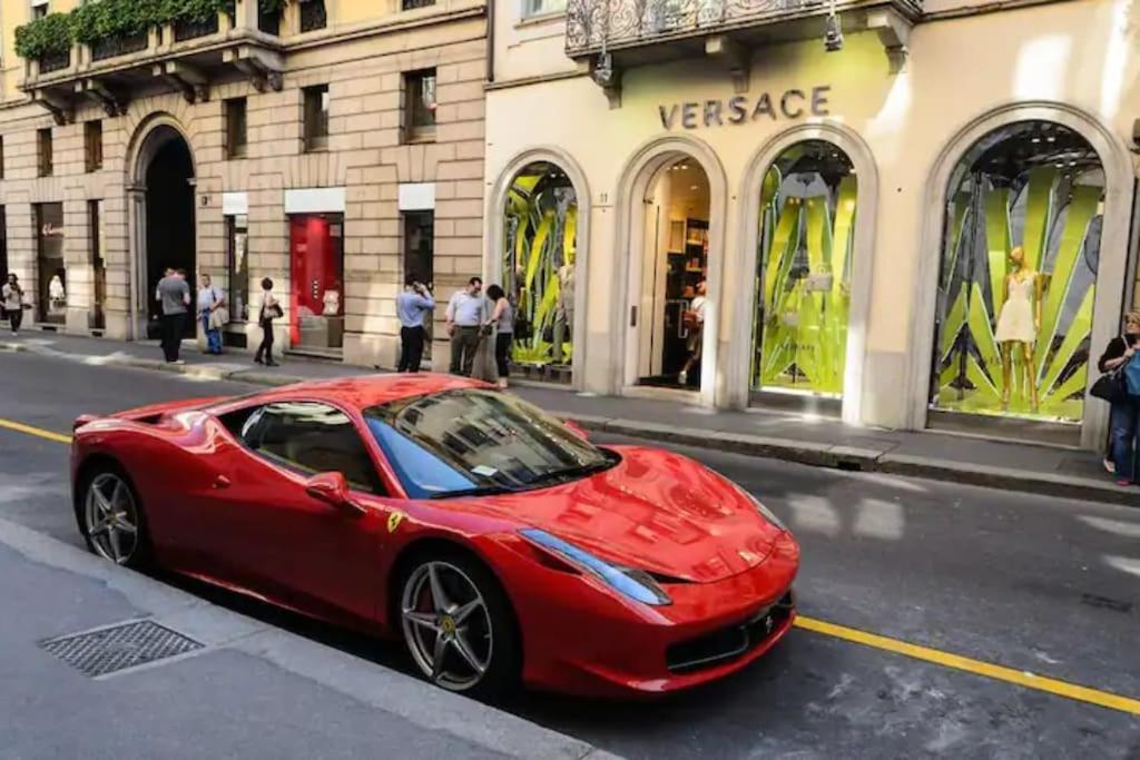 Yellow Flat Central Milan Exterior photo